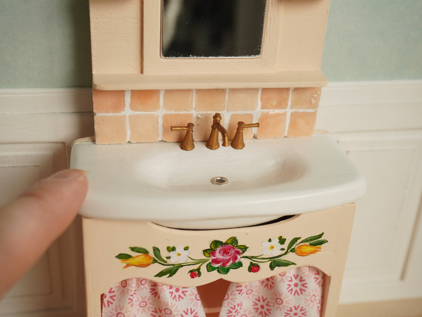 1:12 Scale Bathroom Sink | Dollhouse Vanity Table | Vintage Lavatory