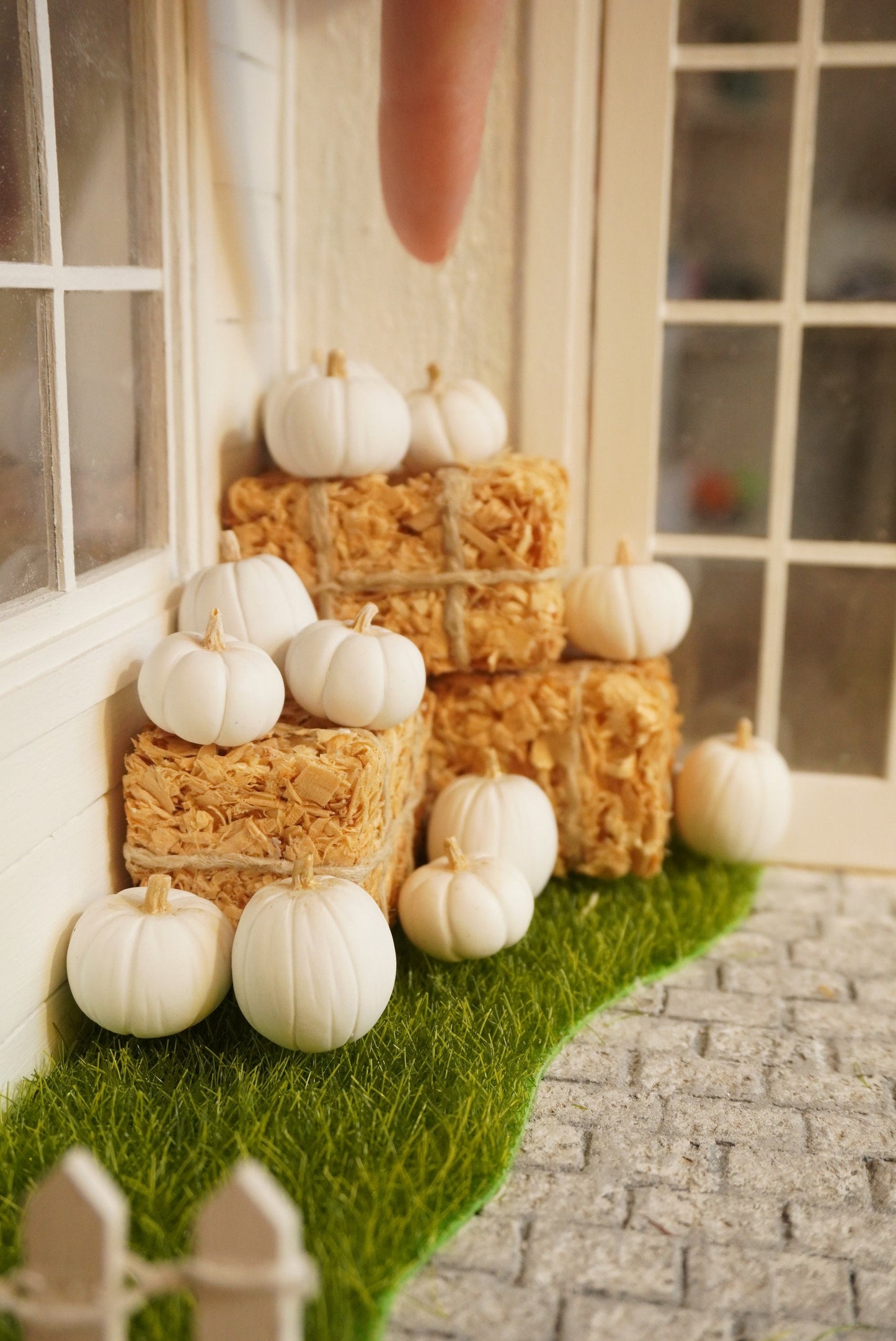 Miniature White Pumpkins | 1:12 Scale Dollhouse Halloween Decor