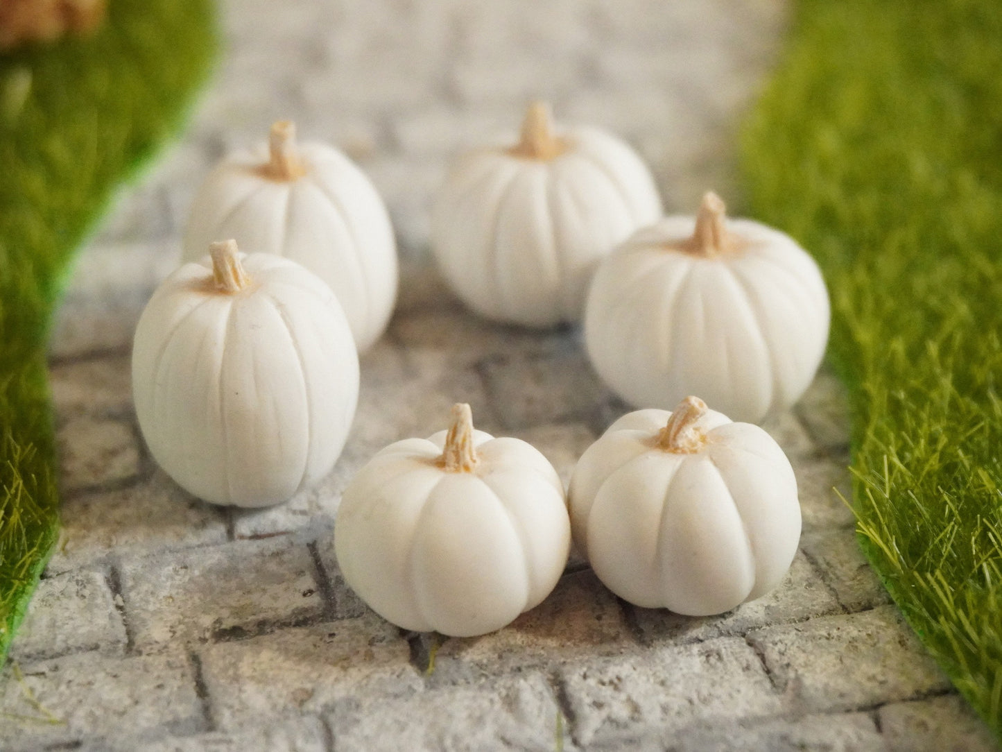 Miniature White Pumpkins | 1:12 Scale Dollhouse Halloween Decor