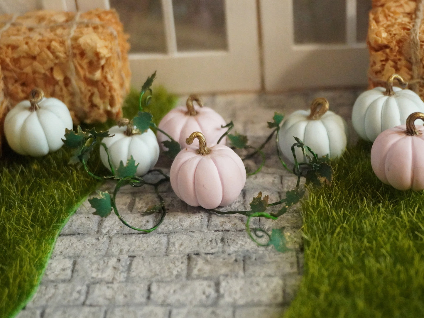 Miniature Fairy Tale Pumpkins with Vines | 1:12 Scale Dollhouse Halloween Decor