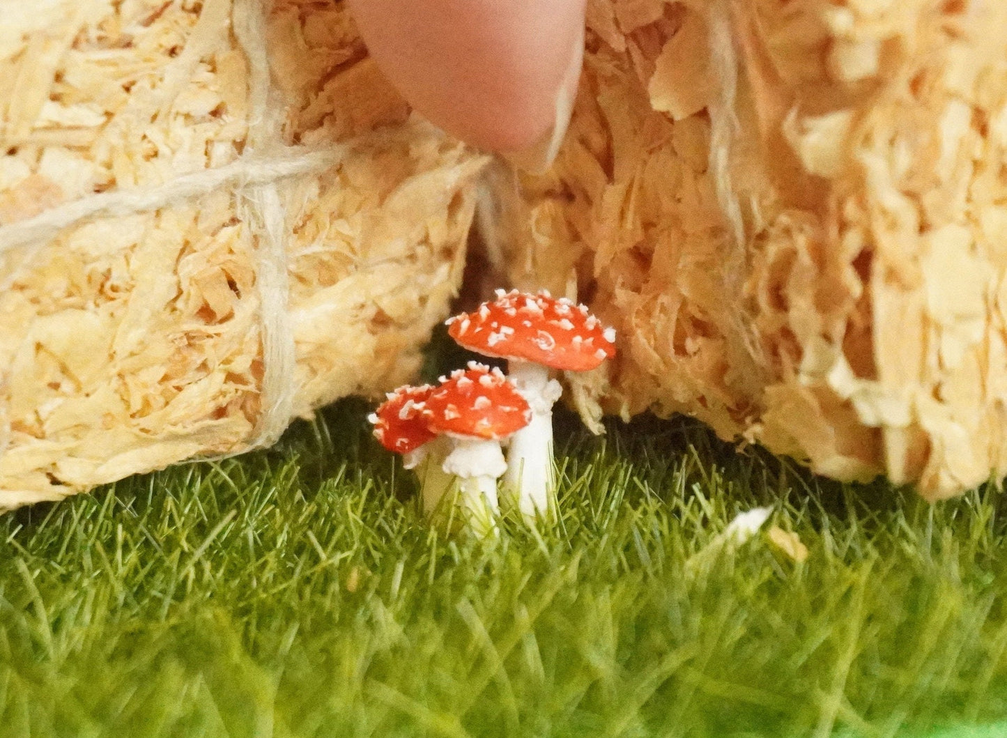 Miniature Fairy Mushrooms - Set of 3 pcs | 1:12 Scale Toadstools | Fly Agaric | Terrarium mushrooms