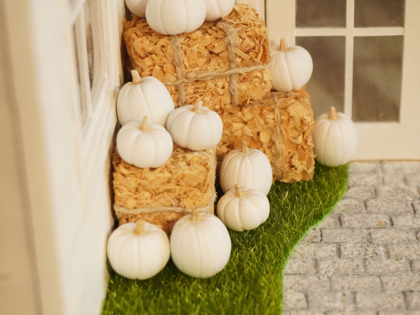 Miniature White Pumpkins | 1:12 Scale Dollhouse Halloween Decor