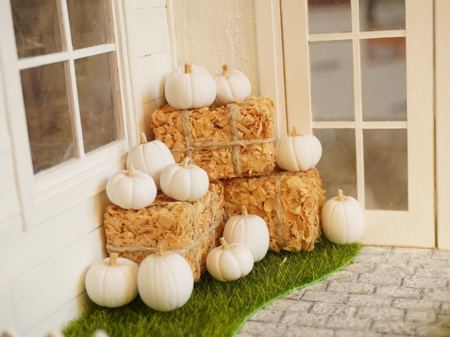 Miniature White Pumpkins | 1:12 Scale Dollhouse Halloween Decor