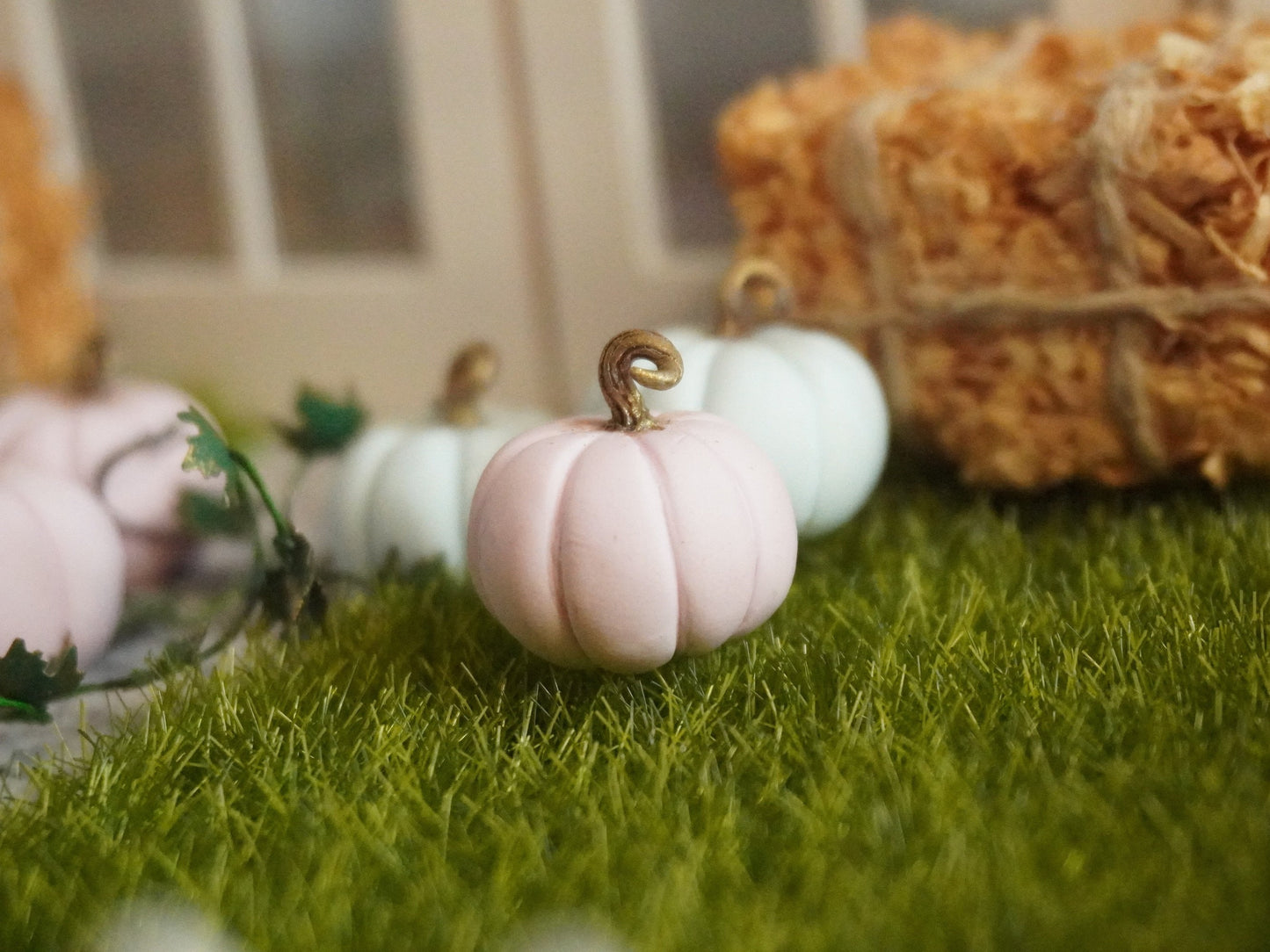 Miniature Fairy Tale Pumpkins with Vines | 1:12 Scale Dollhouse Halloween Decor