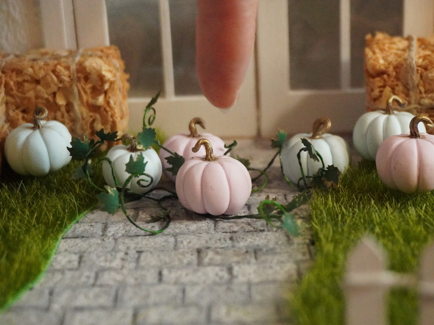 Miniature Fairy Tale Pumpkins with Vines | 1:12 Scale Dollhouse Halloween Decor