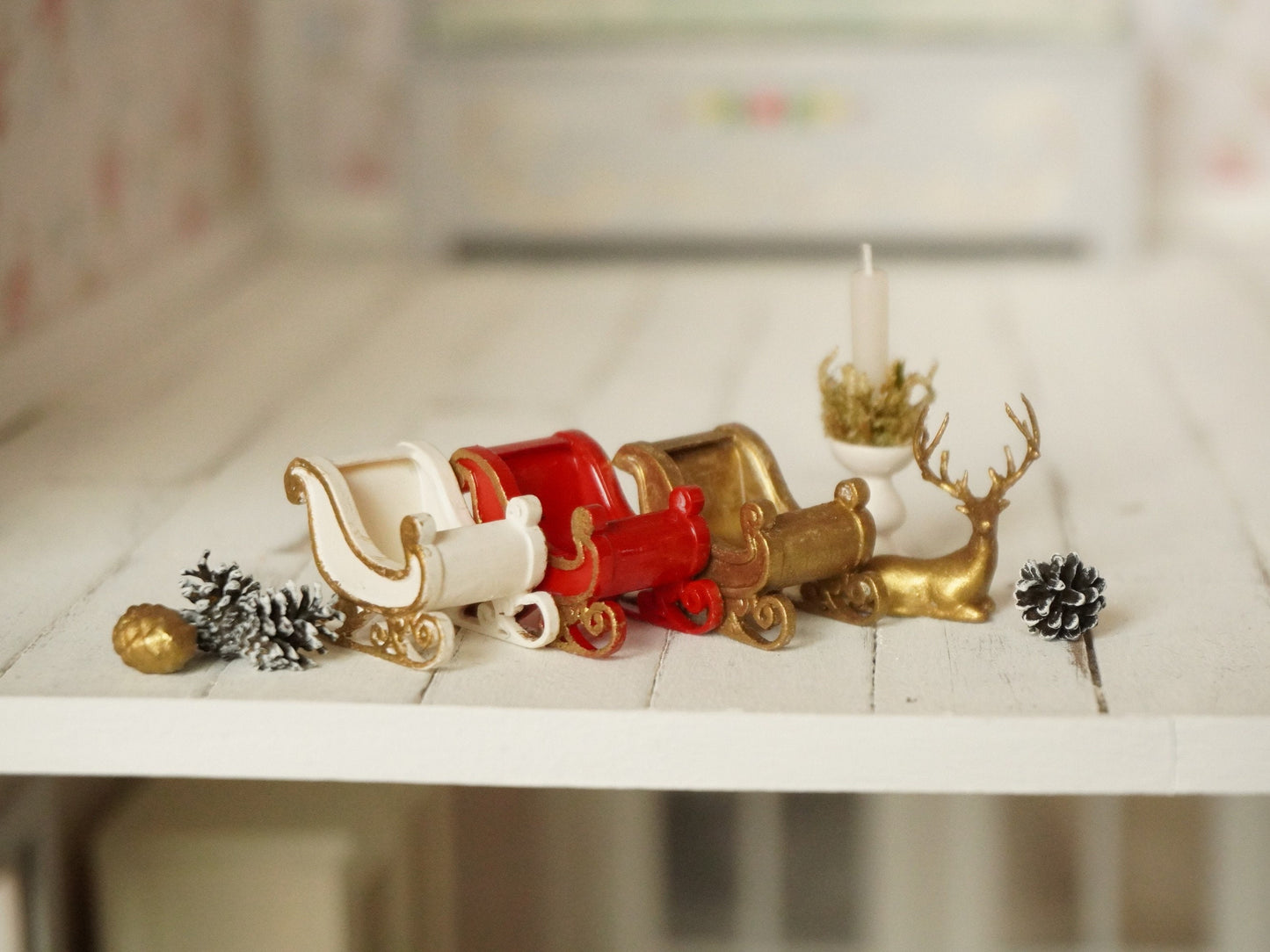 1:12 Scale Santa Sleigh Home Decor | Dollhouse Miniature Decor