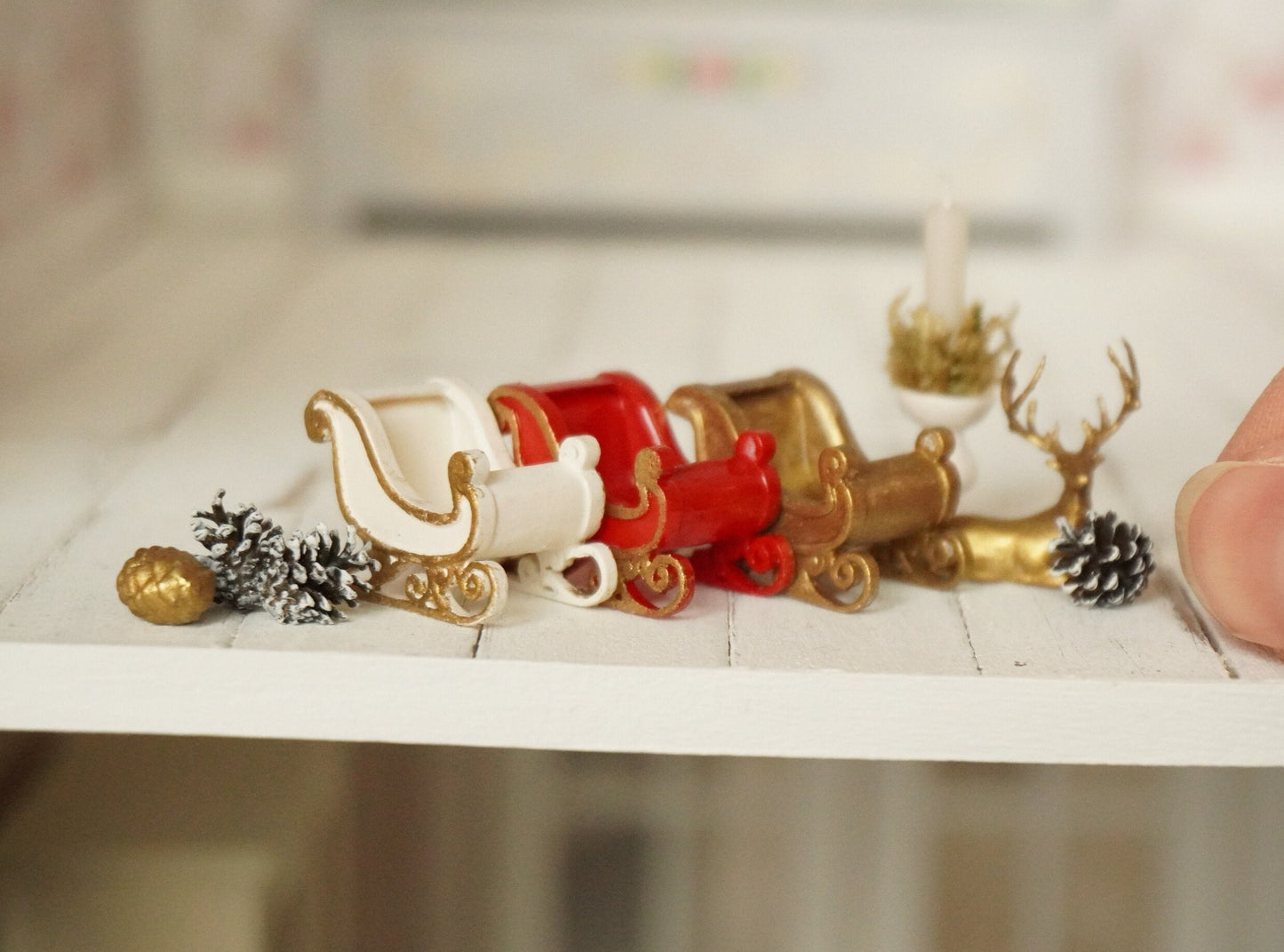 1:12 Scale Santa Sleigh Home Decor | Dollhouse Miniature Decor