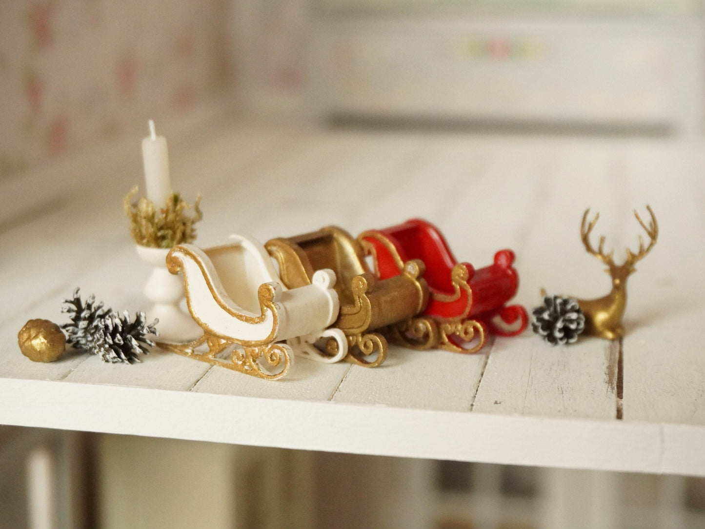 1:12 Scale Santa Sleigh Home Decor | Dollhouse Miniature Decor