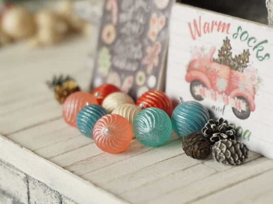 1:12 Scale Christmas Ball Ornaments | Dollhouse Miniature Christmas Decor2