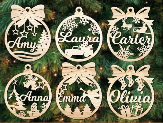 Personlig julepynt med navn og silhuetter